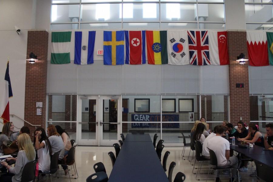 The+lunch+room%27s+most+notable+feature+is+the+flags+that+follow+the+edges+of+the+room.+Countries+in+the+picture+include+South+Korea%2C+Singapore%2C+Ecuador%2C+Nigeria%2C+Bahrain+and+Ghana