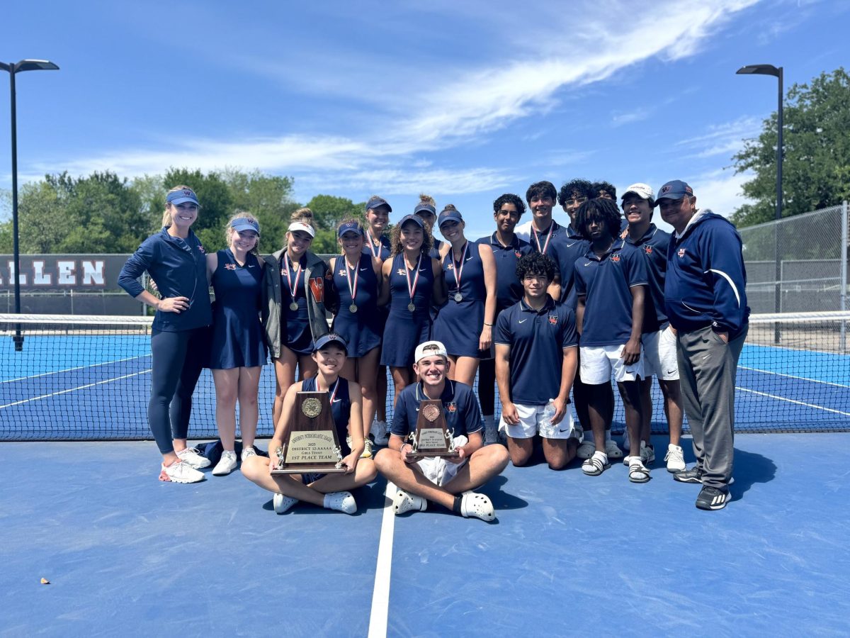 Tennis team tackles district, students head to Regionals